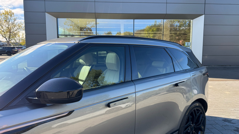 Land Rover Range Rover Velar 3.0 D300 R-Dynamic SE 5dr Auto Diesel Estate